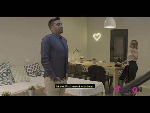 ❤️ PORNBCN 4K 一个成熟的女人与大乳房要肛门性交年轻的男妓与大阴茎口交amortism硬他妈的手工作狗风格阴部舔高潮法语字幕 Porno❌️❤